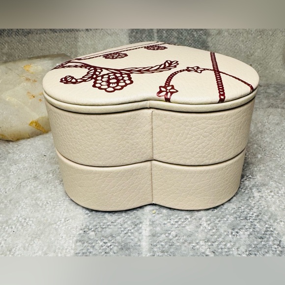 Authentic Pandora Heart Shaped Pink Leather Jewelry Box - Picture 6 of 11